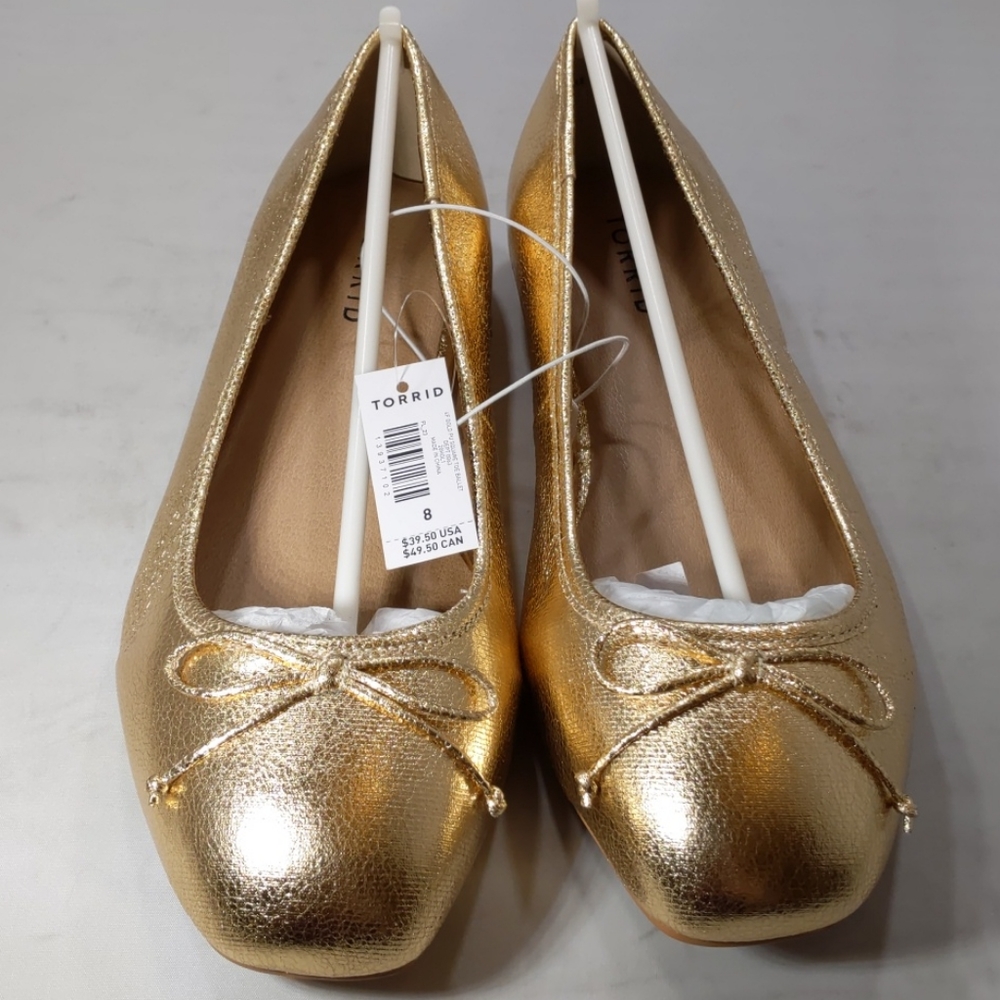 Torrid, 8W gold metallic square toe ballet flats